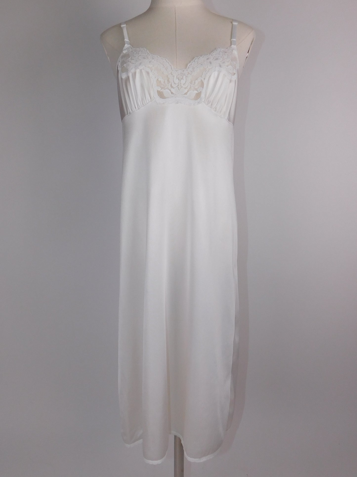 90s Vassarette Slip
