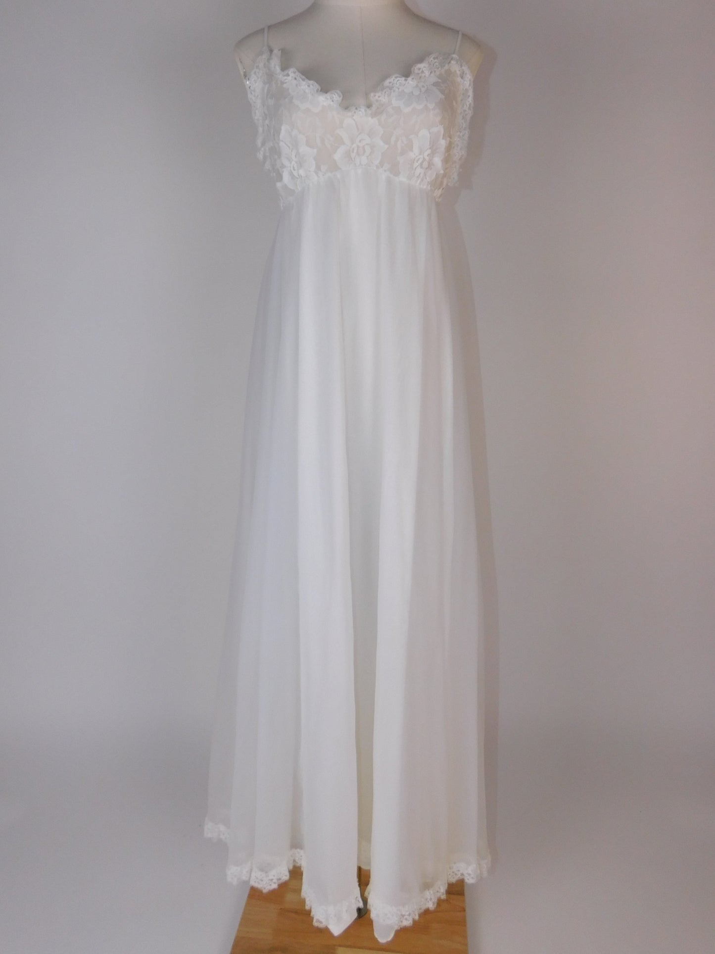 Vintage 1970s Bridal Peignoir Set in Sheer Chiffon and Lace with Removable Robe