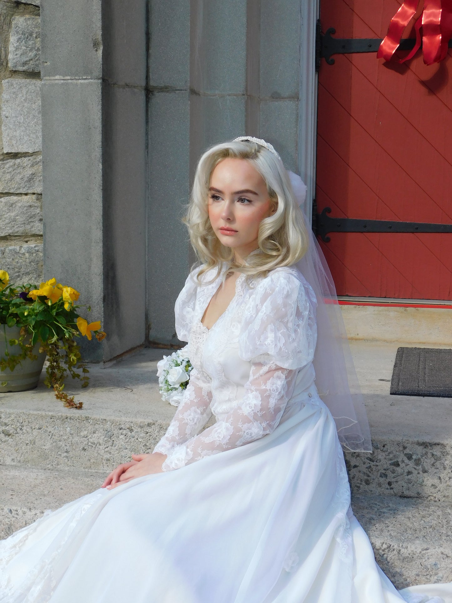 1950s Beautiful Wedding Gown with Veil