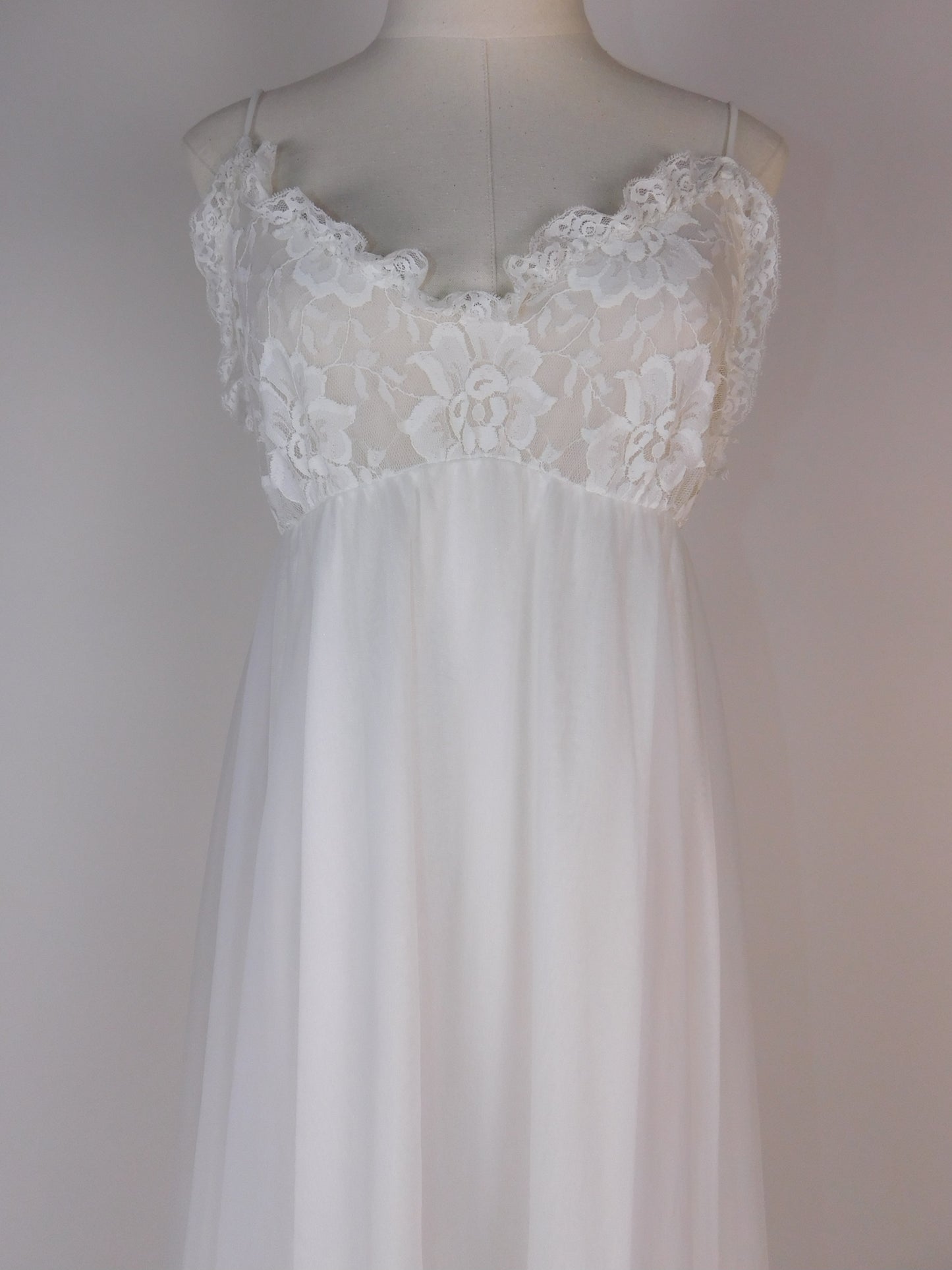 Vintage 1970s Bridal Peignoir Set in Sheer Chiffon and Lace with Removable Robe