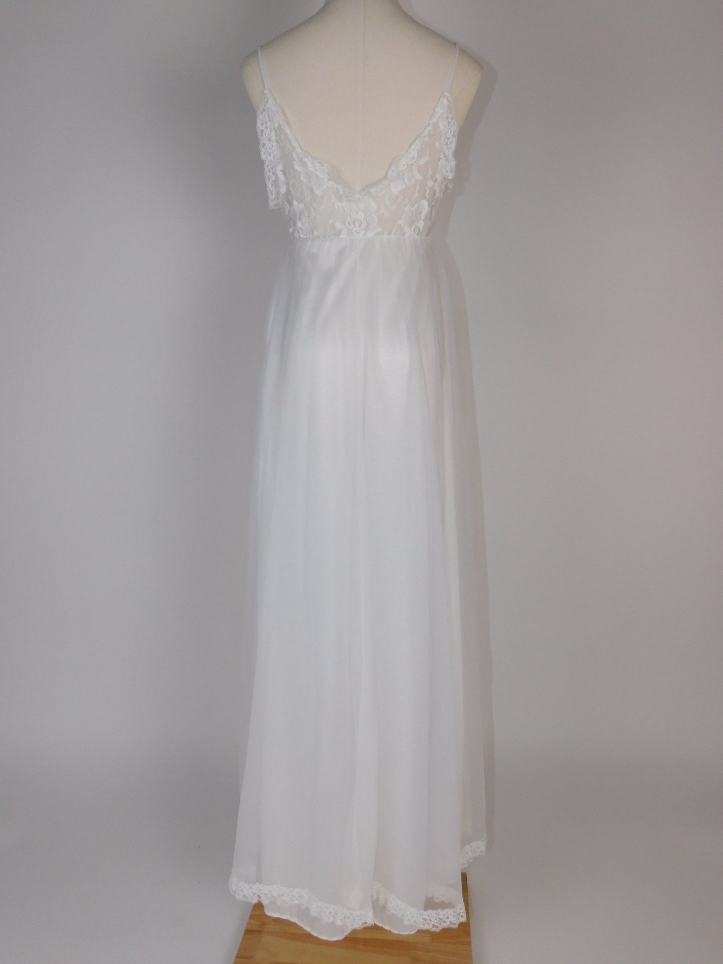 Vintage 1970s Bridal Peignoir Set in Sheer Chiffon and Lace with Removable Robe