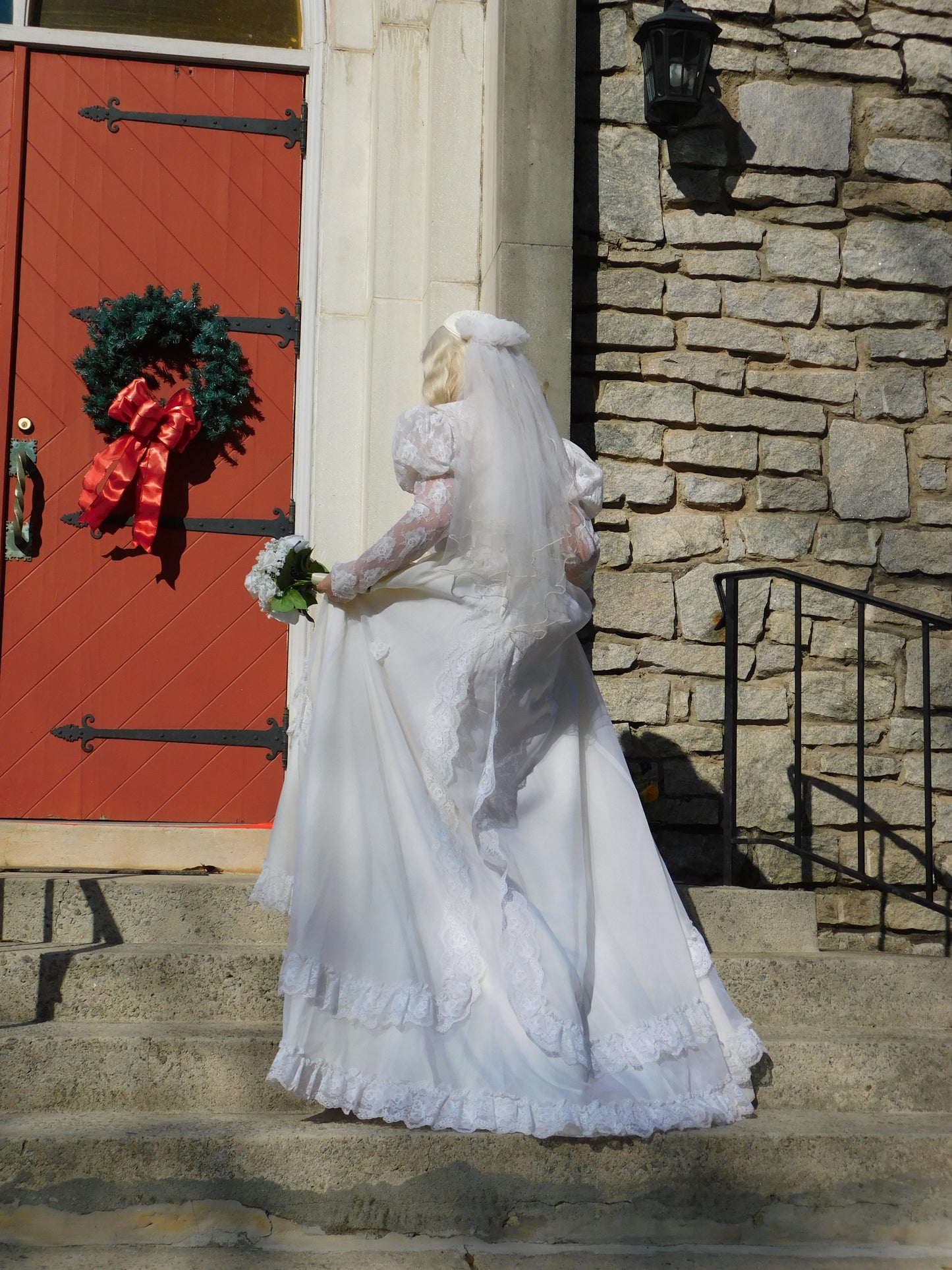 1950s Beautiful Wedding Gown with Veil
