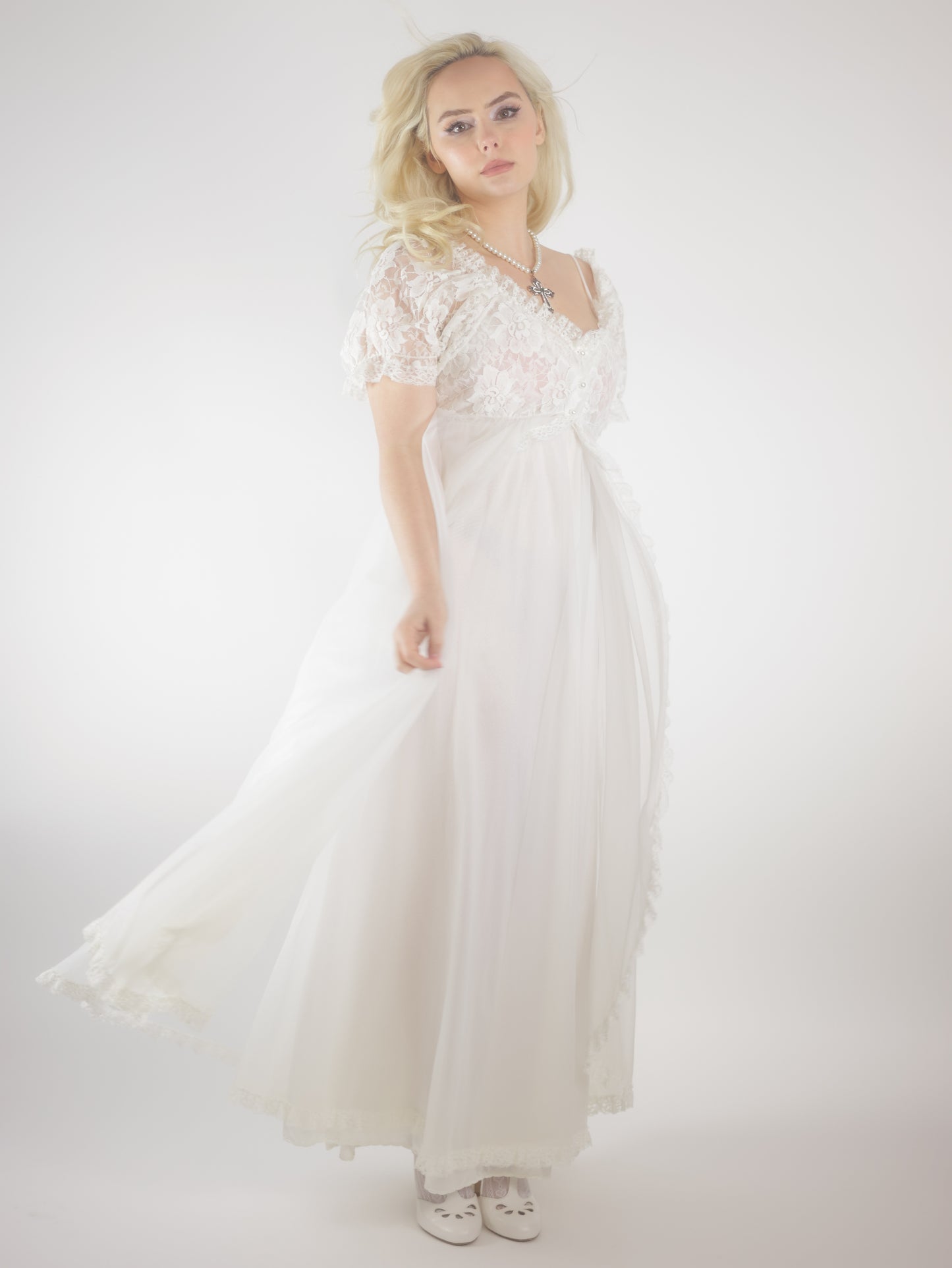 Vintage 1970s Bridal Peignoir Set in Sheer Chiffon and Lace with Removable Robe