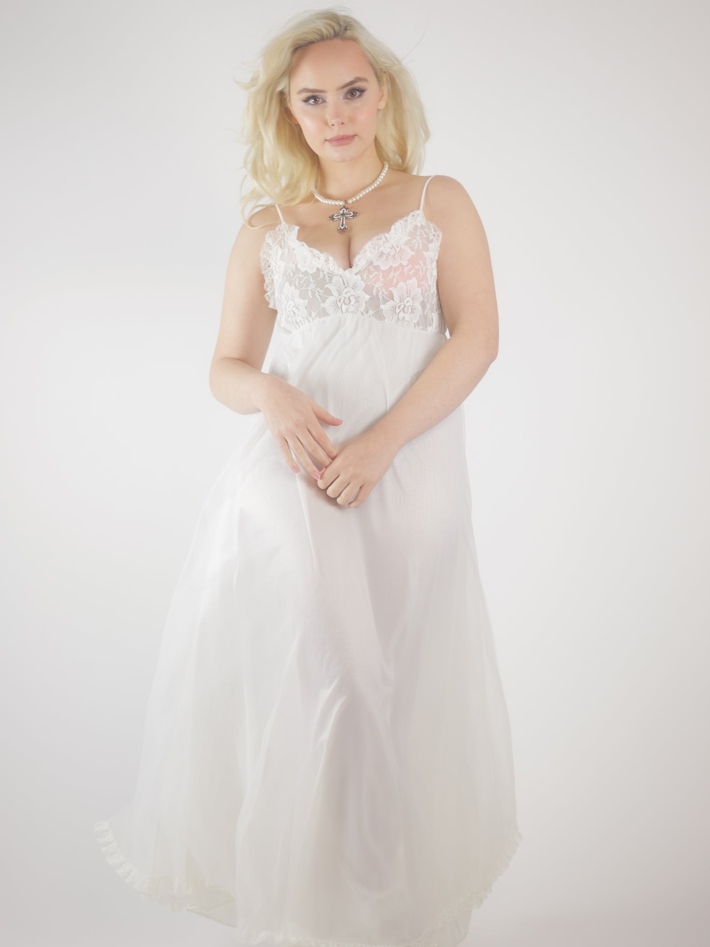 Vintage 1970s Bridal Peignoir Set in Sheer Chiffon and Lace with Removable Robe