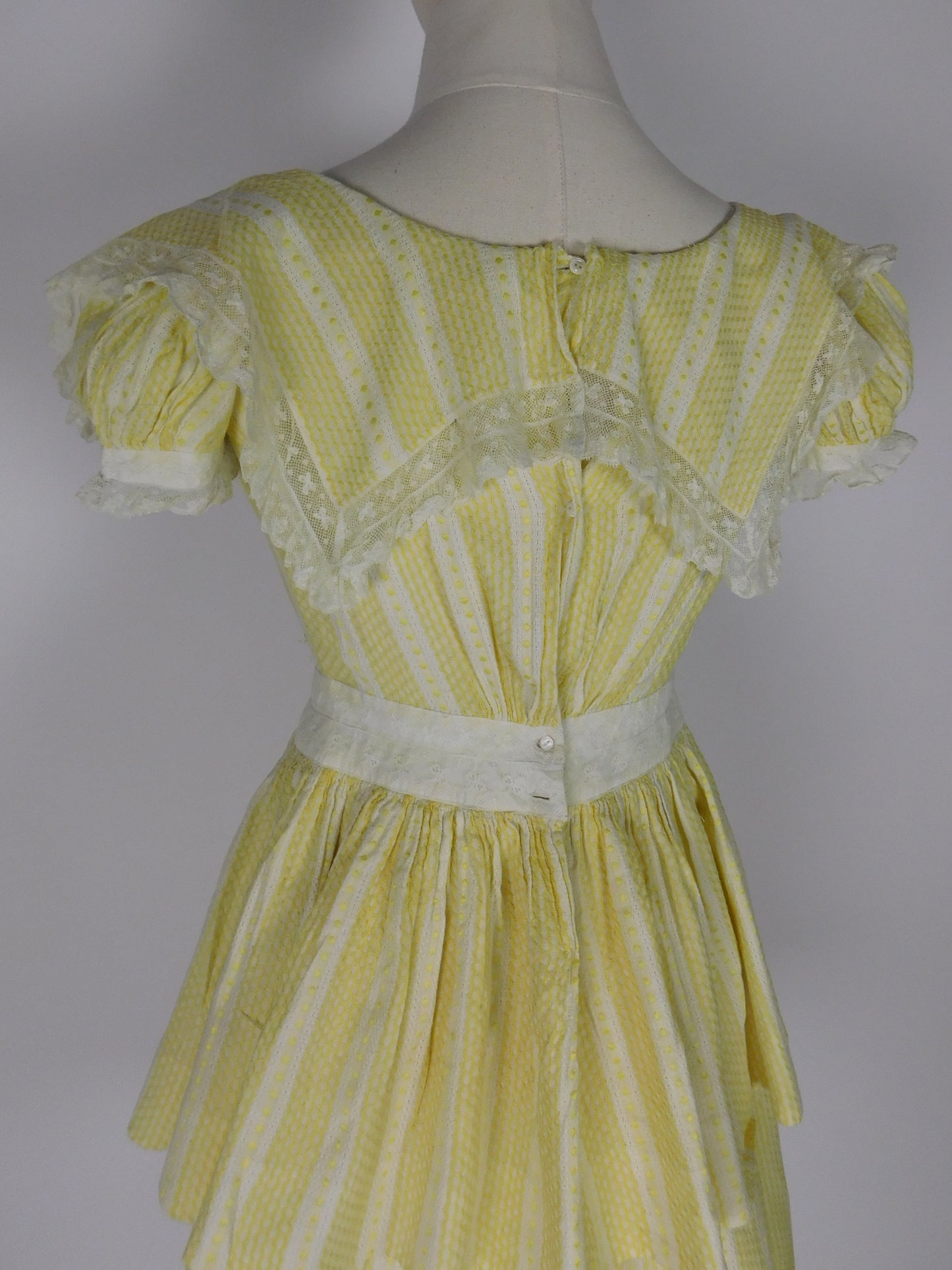 1970s Linen Prairie Revival Dress Edwardian Inspired Yellow Lace Ruffle Puff Sleeve