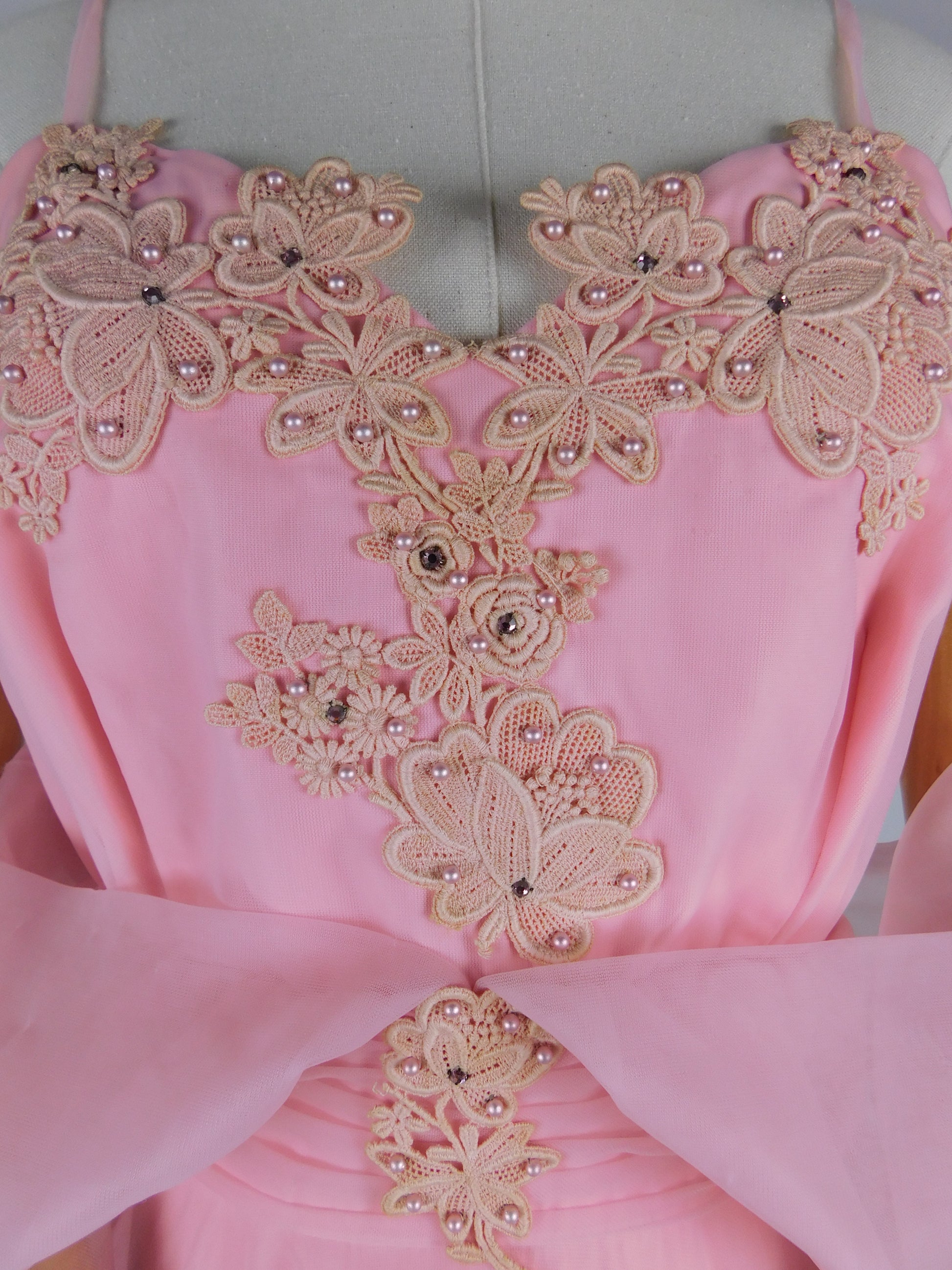 tumblr pink dress when spring starts to feel like summer #summerdress #springtime #pinterestinspo #pinkdresses