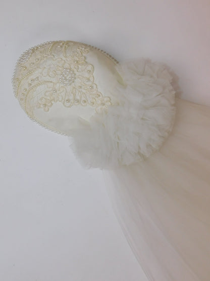1950s Beautiful Wedding Gown with Veil