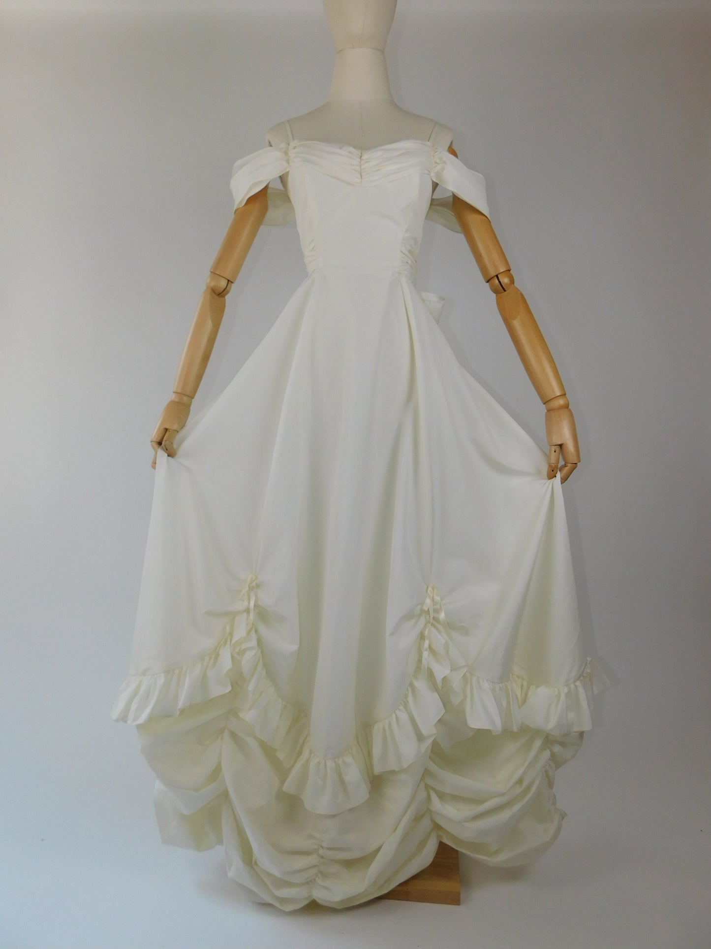 1980s Roberta Ivory Off Shoulder Sleeveless Ruffle Gown