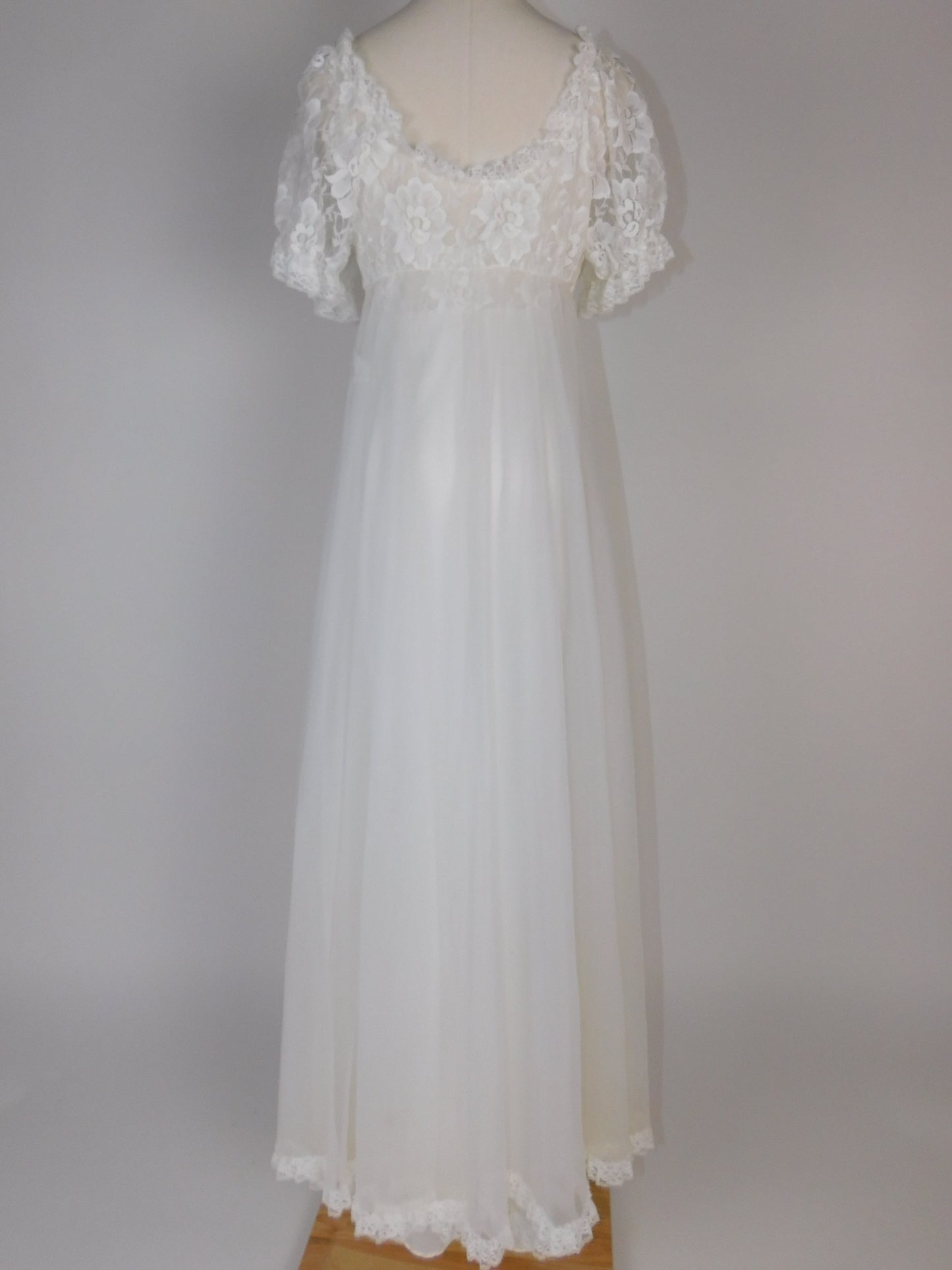 Vintage 1970s Bridal Peignoir Set in Sheer Chiffon and Lace with Removable Robe