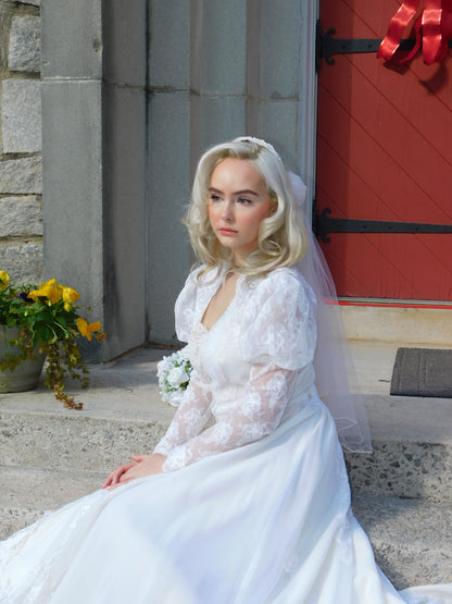 1950s Beautiful Wedding Gown with Veil