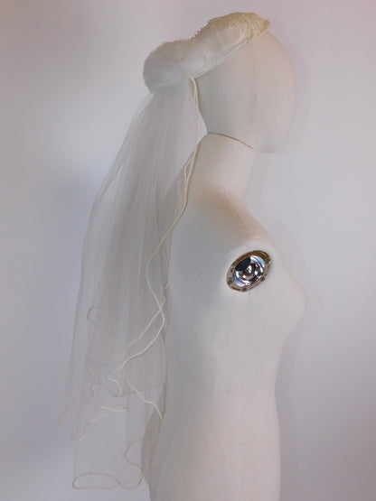 1950s Beautiful Wedding Gown with Veil