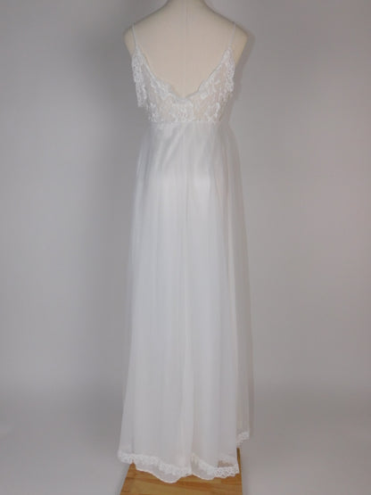 Vintage 1970s Bridal Peignoir Set in Sheer Chiffon and Lace with Removable Robe