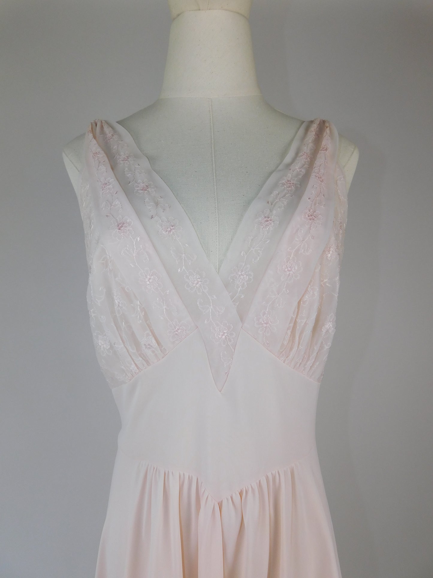 1960s Vanity Fair Light Pink Chemise