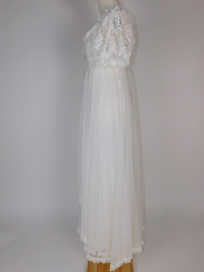 Vintage 1970s Bridal Peignoir Set in Sheer Chiffon and Lace with Removable Robe